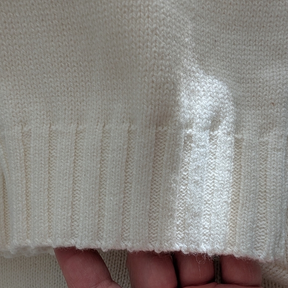 Jessica Simpson 'Kiss Me' Heart Sweater - Picture 12 of 12